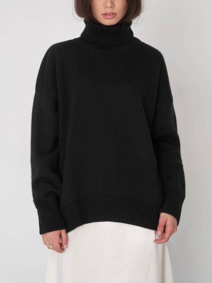 Minimalist Turtleneck Pullover Sweater