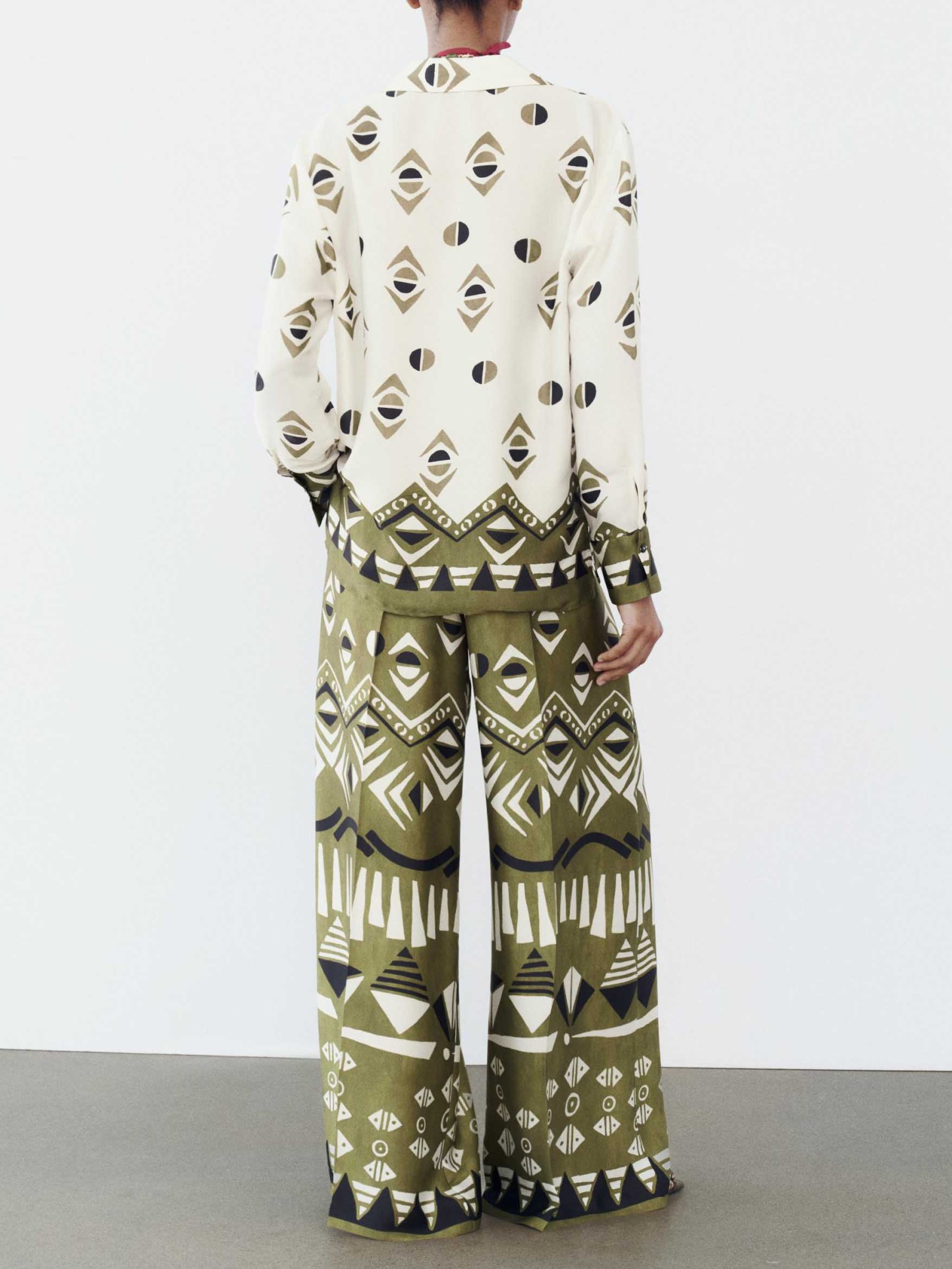 Exquisite Satin Geometric Print Long-sleeved Shirt