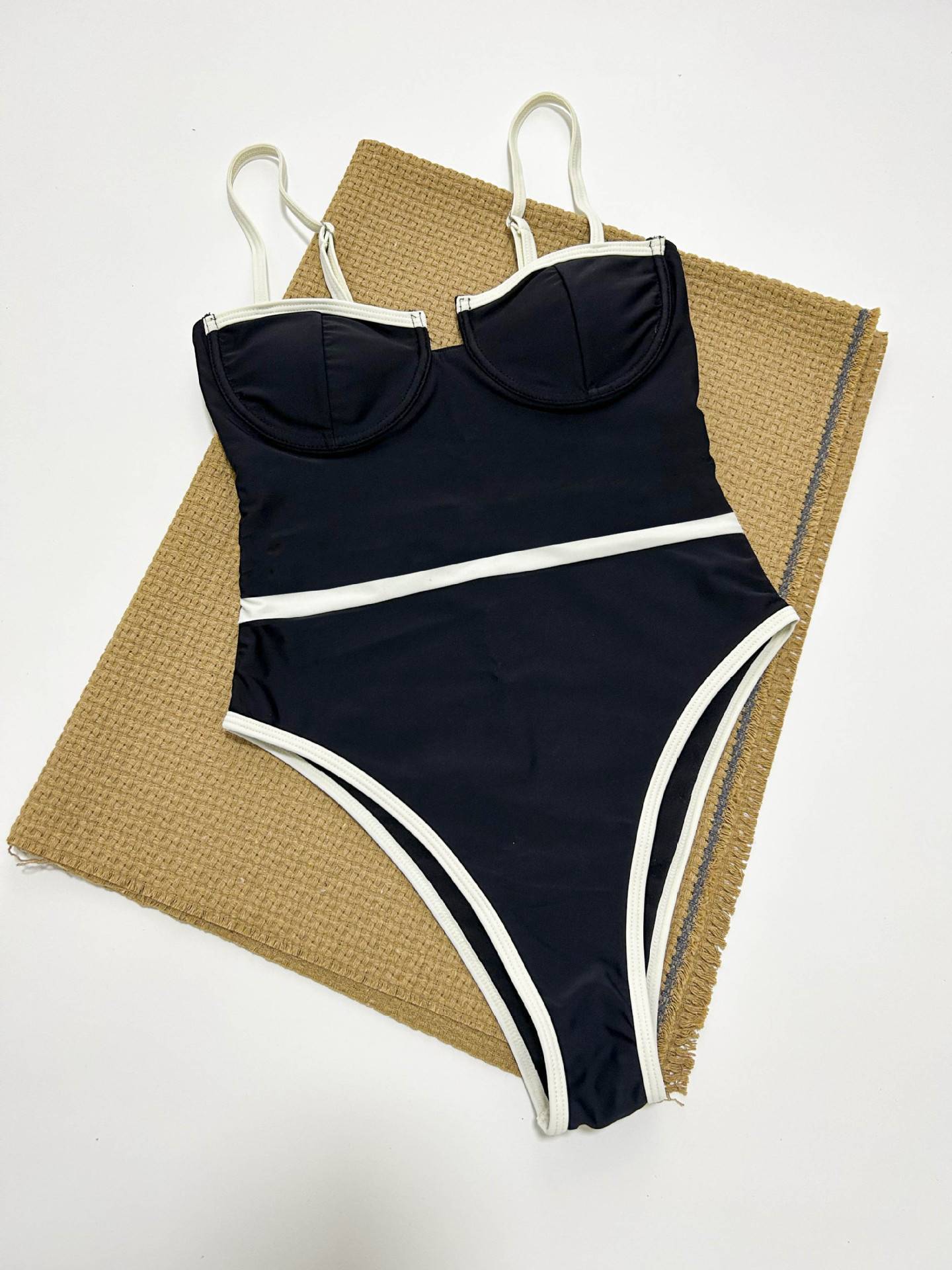 Contrast color One-Piece Swimsuit