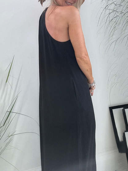 Loose One-Shoulder Sleeve Pleated Pocket Dress