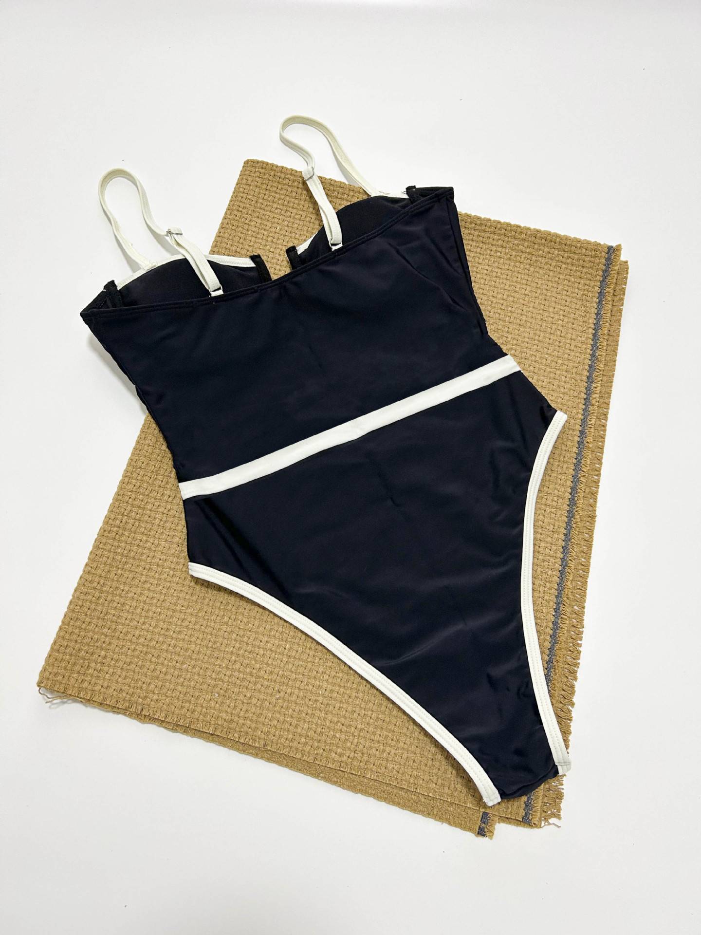 Contrast color One-Piece Swimsuit