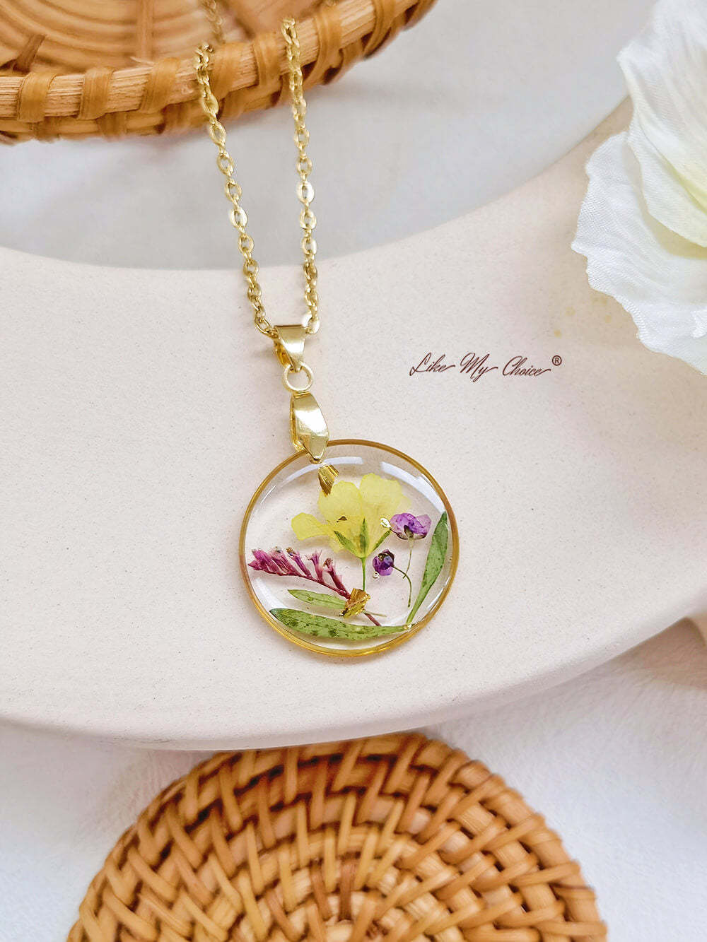 Handmade Birth Flower Bouquet Pressed Resin Pendant Necklaces