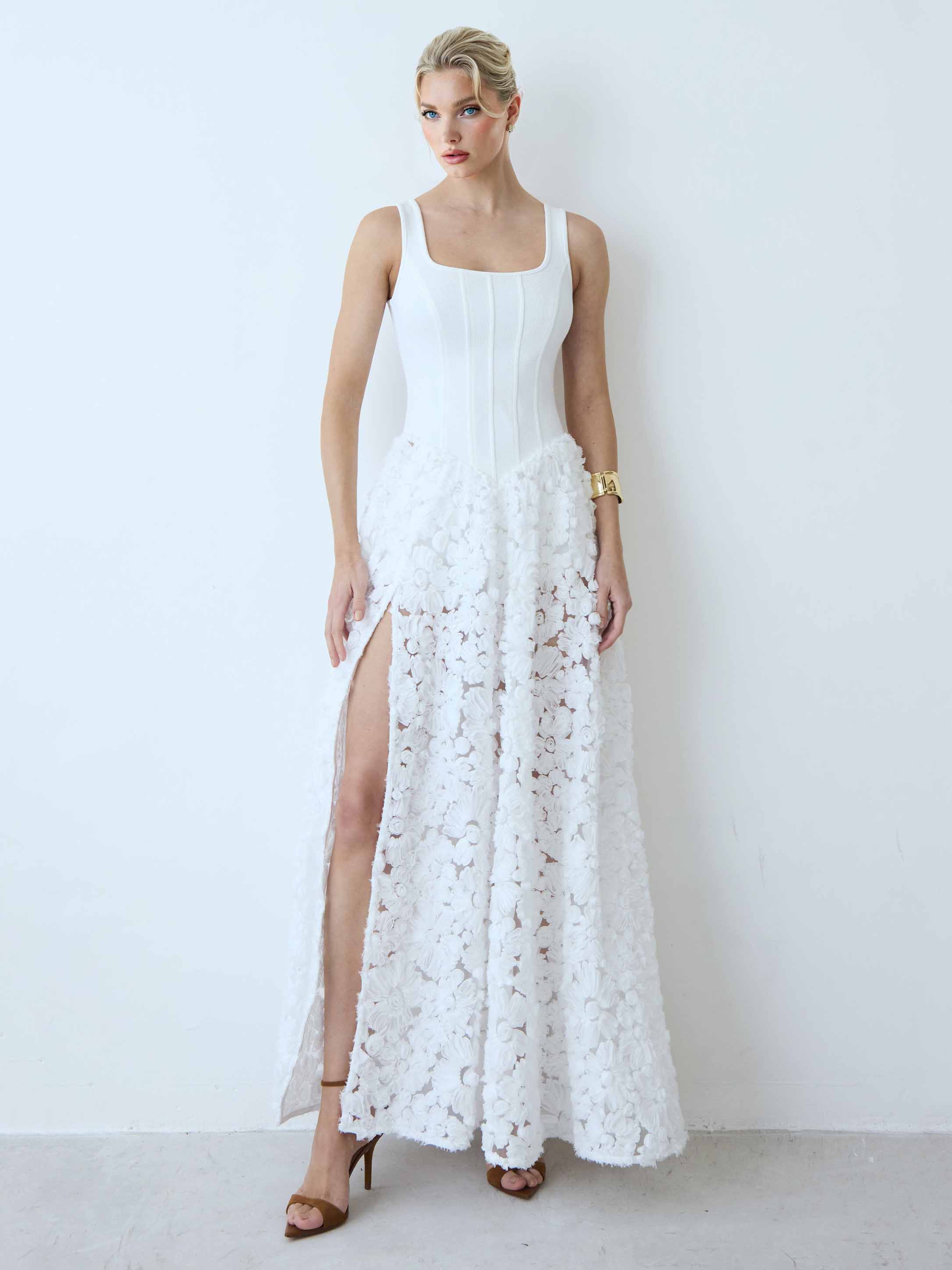 Elegant Square-neck Fitted Lace Maxi Dress