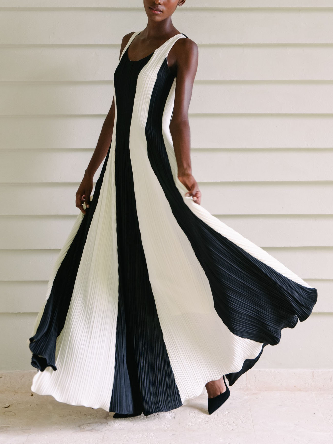 Elegant Colorblock Pleated Striped Maxi Dress