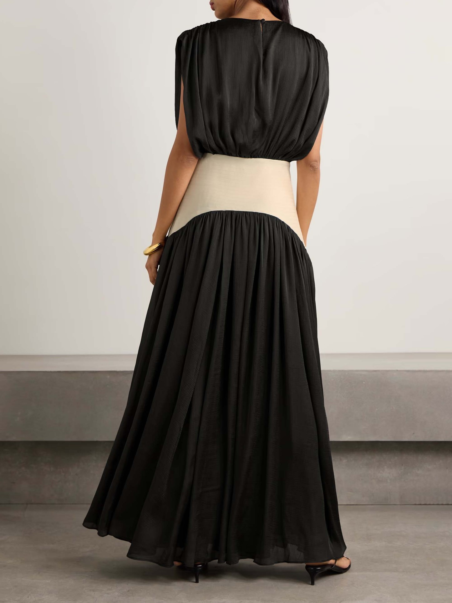 Elegant Wide Belted Pleated Sleeveless Maxi Dress