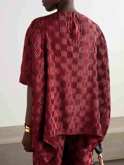 Elegant Textured Loose-Fit Short-Sleeve Blouse