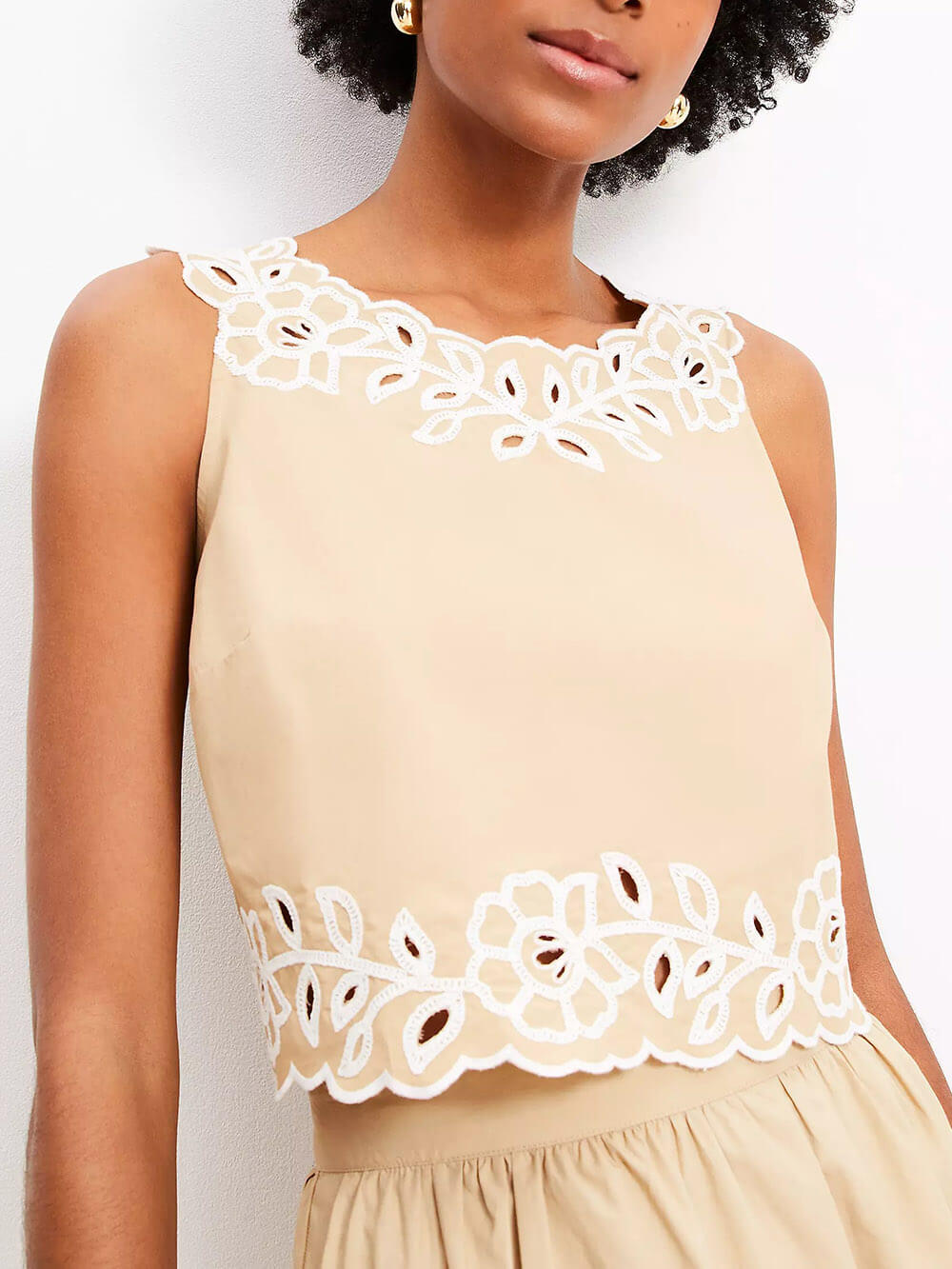 Exquisite Floral Eyelet Sleeveless Tank Top