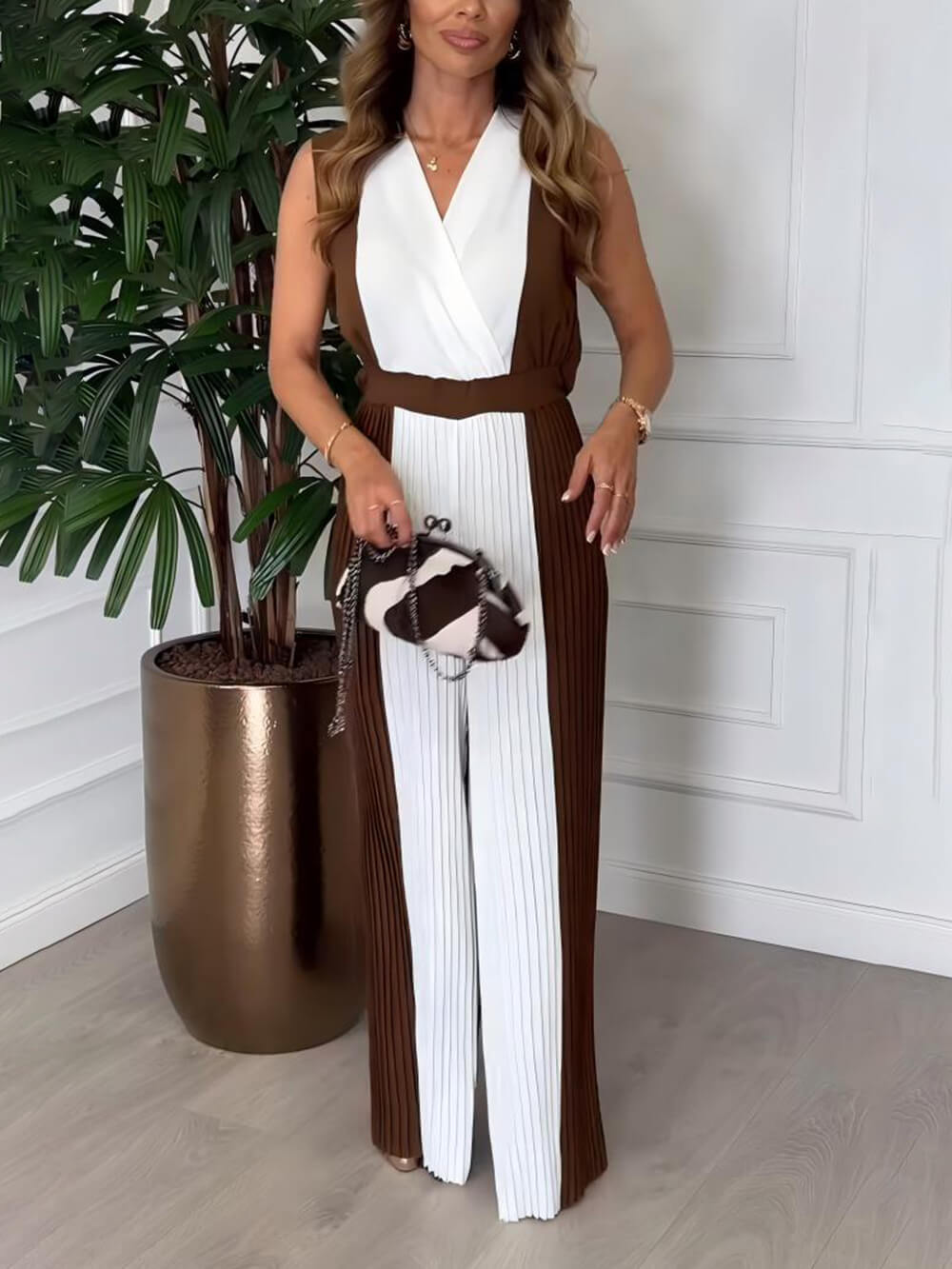 Unique Contrast Color Stitching Pleated Elastic Waist Jumpsuit