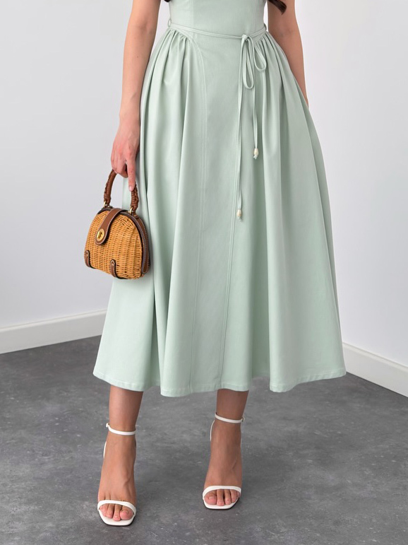 Elegant Sleeveless Tie-Waist A-Line Midi Dress