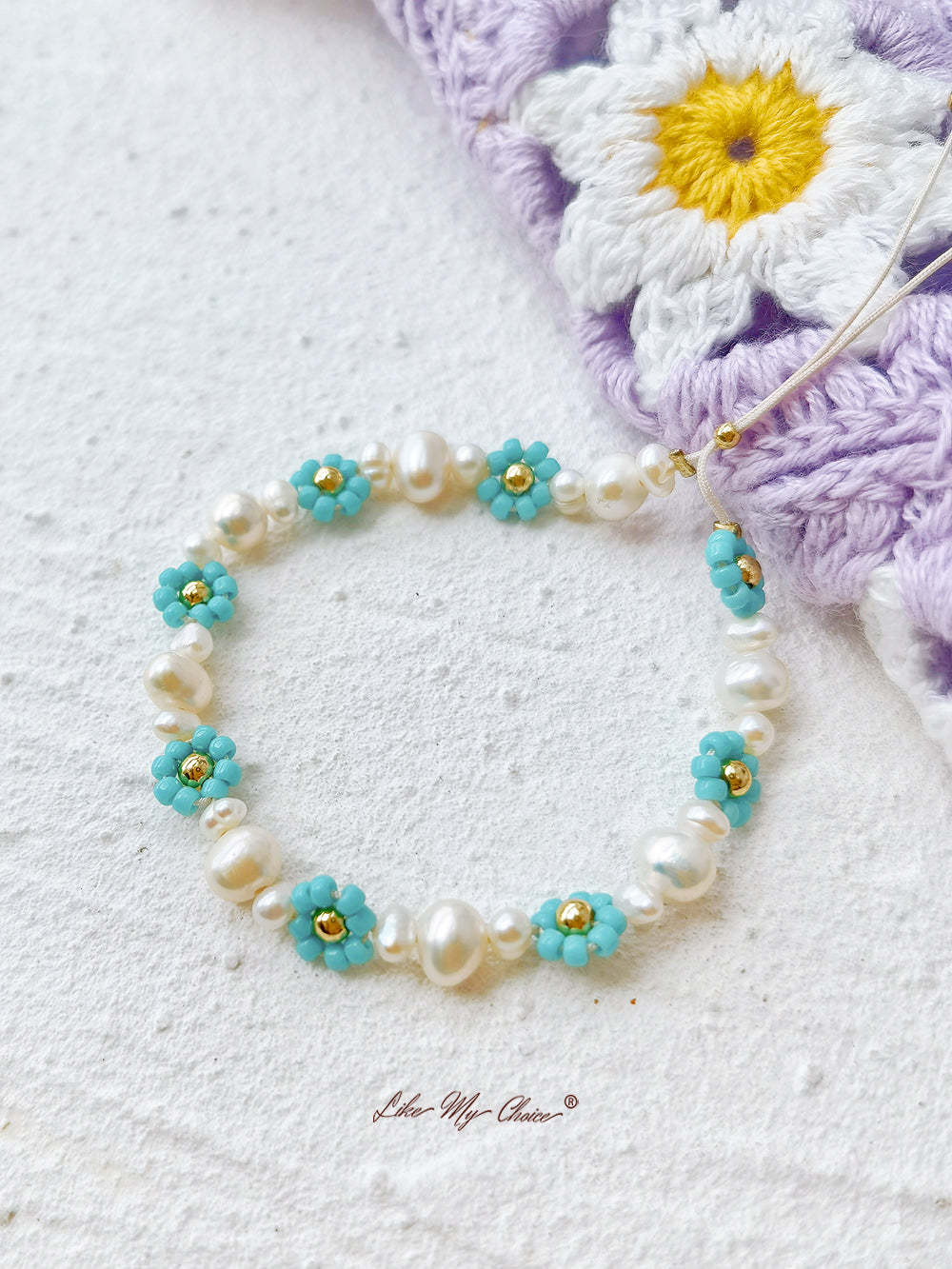 Adjustable Drawstring Beaded Bracelet Blue Daisy