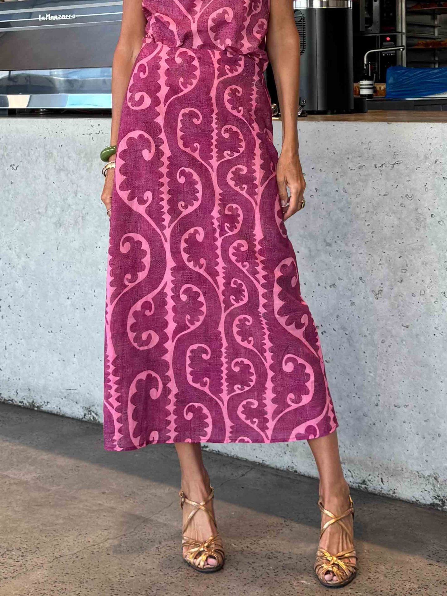 Elegant Printed Straight-Cut Midi Skirt