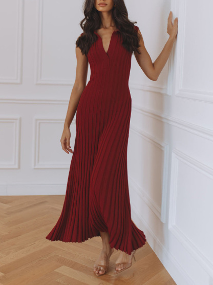 Elegant Pleated V-Neck Maxi Dress