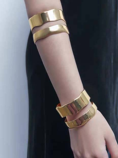 Minimalist Double-loop Bracelet