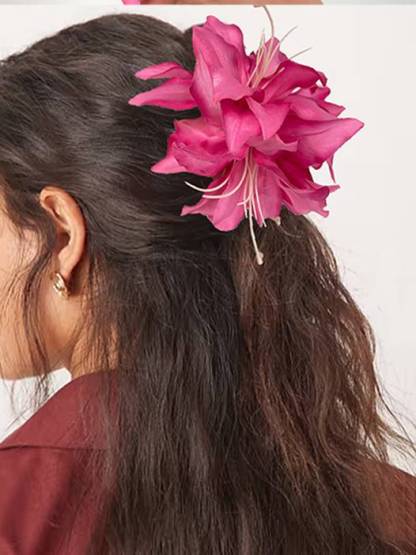 Lily Hair Clip