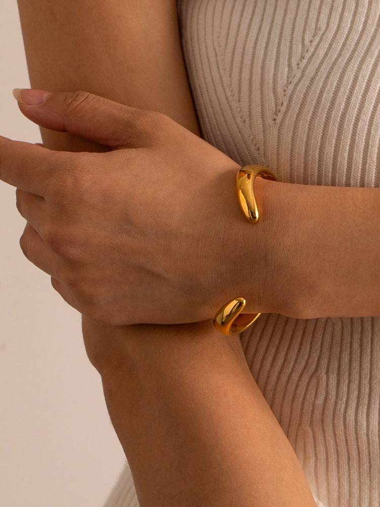 Minimalist Streamlined Bracelet