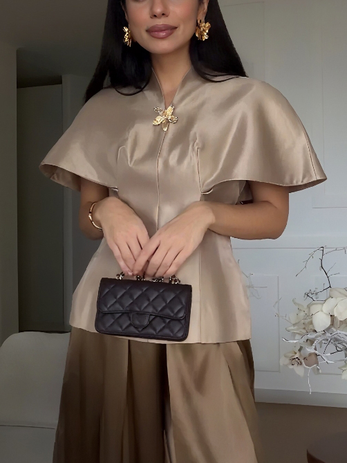 Exquisite Turtleneck Shawl Top