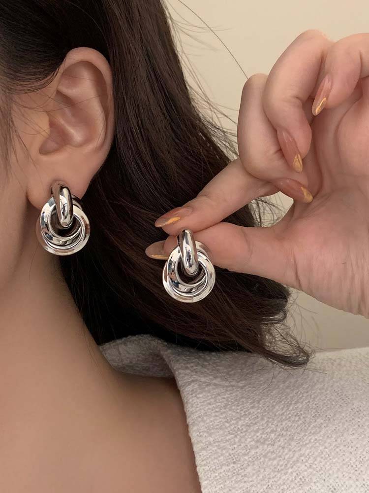 Minimalist Circle Earrings