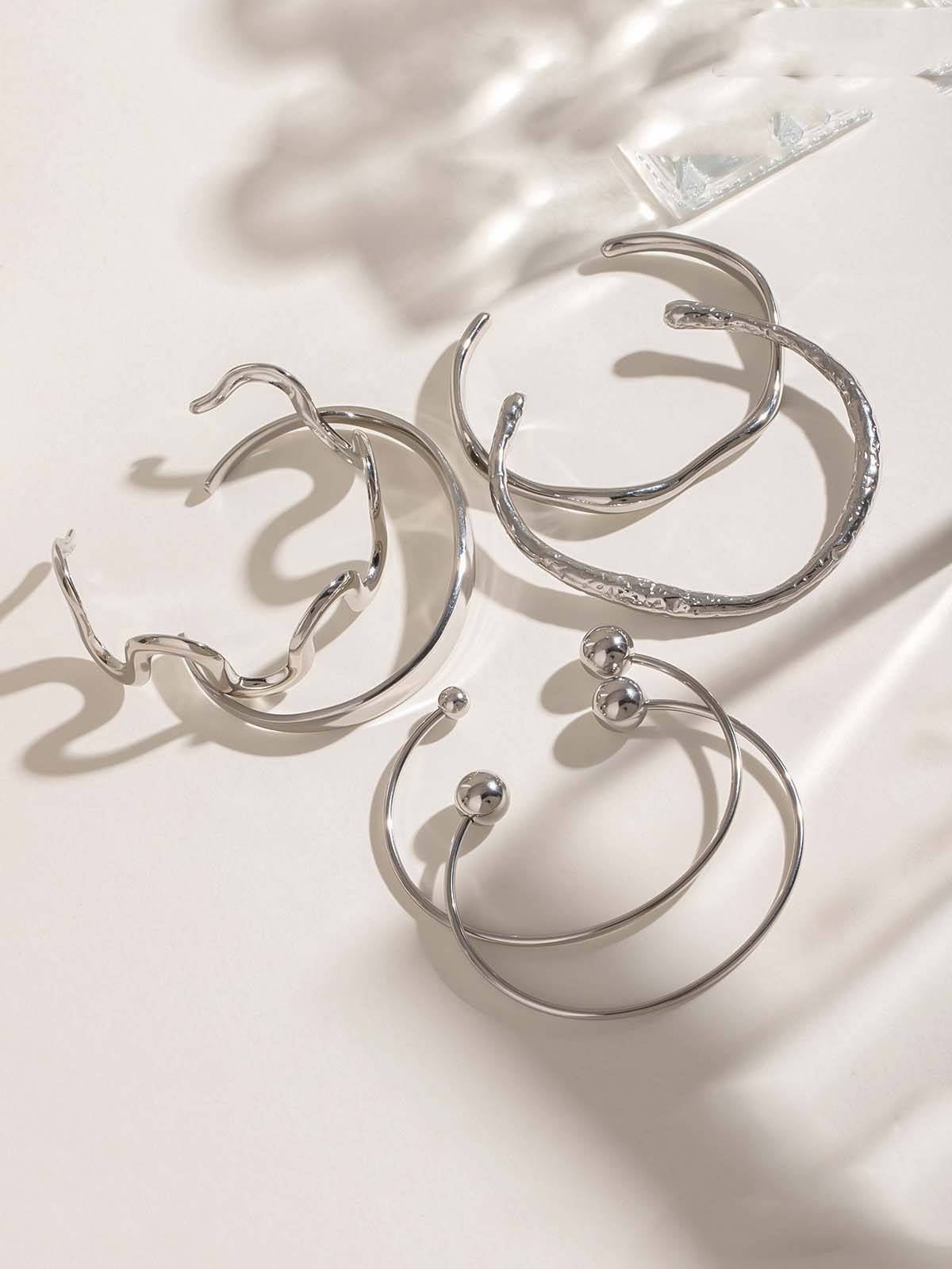 Minimalist Irregular Curve Bracelet