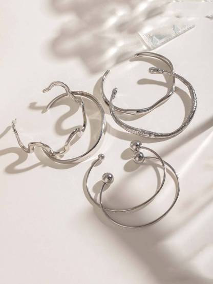 Minimalist Irregular Curve Bracelet