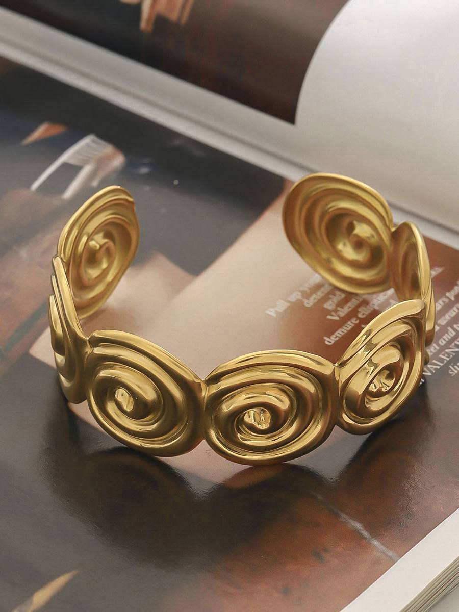 Conch Element Bracelet