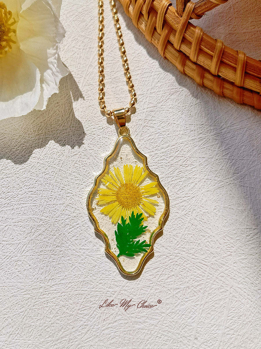 Dried Flower Yellow Aster Necklace