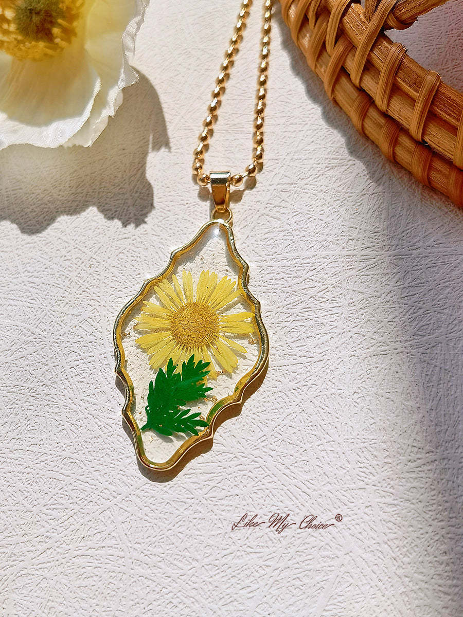 Dried Flower Yellow Aster Necklace