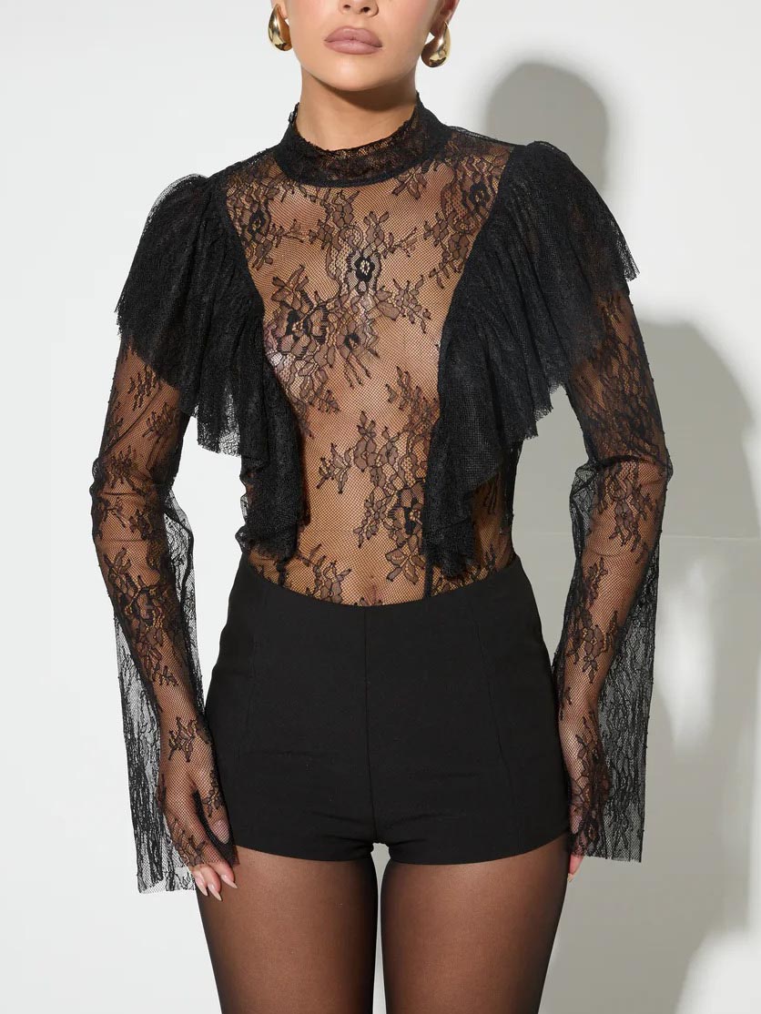 Elegant Lace Turtleneck Top And Shorts Two-piece Set