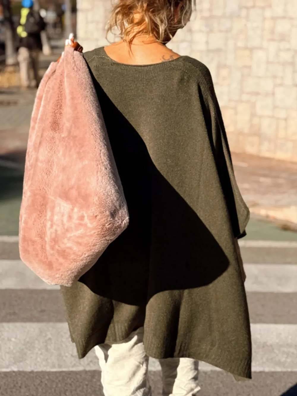 Classic Fashion V-neck Loose Pocket Mid-length Knitted Sweater