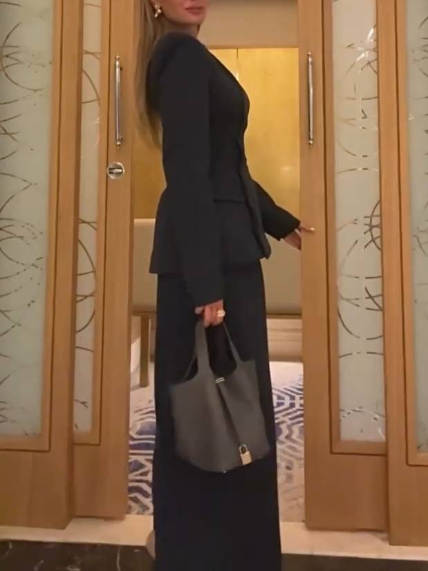 Striped Slim Fit Blazer And Skirt Suit-Skirt