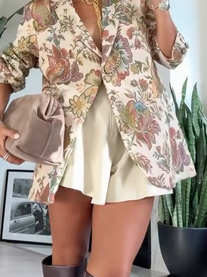 Elegant High-Waisted Pleated Cream Shorts