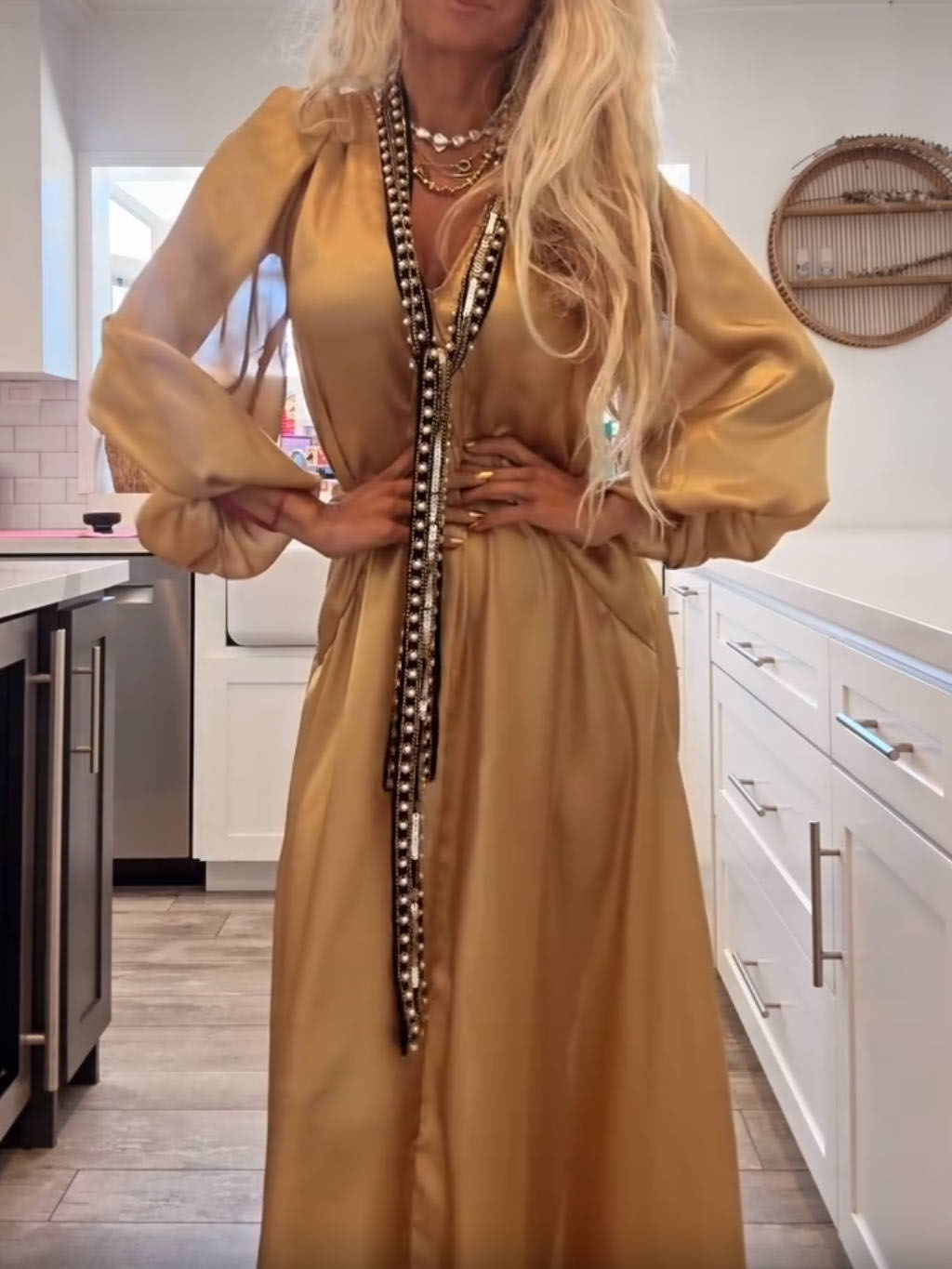 Flowing Lantern Sleeves V-Neck Dress