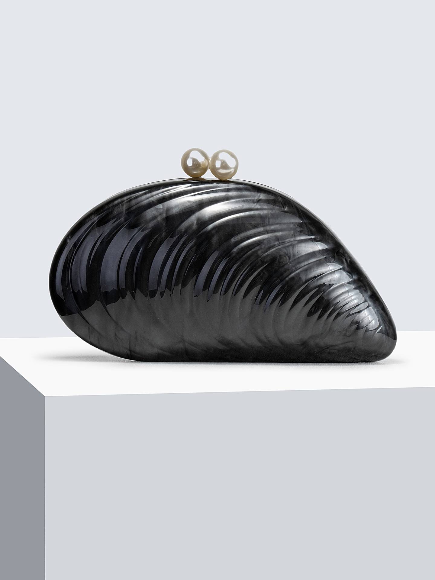 Shell Element Clutch Chain Bag