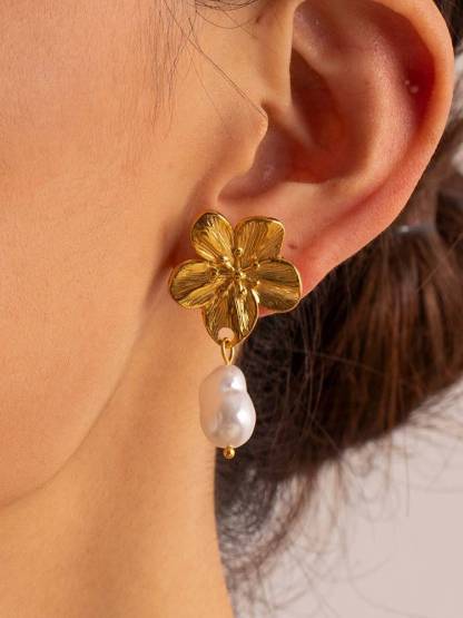 Flower Pearl Earrings