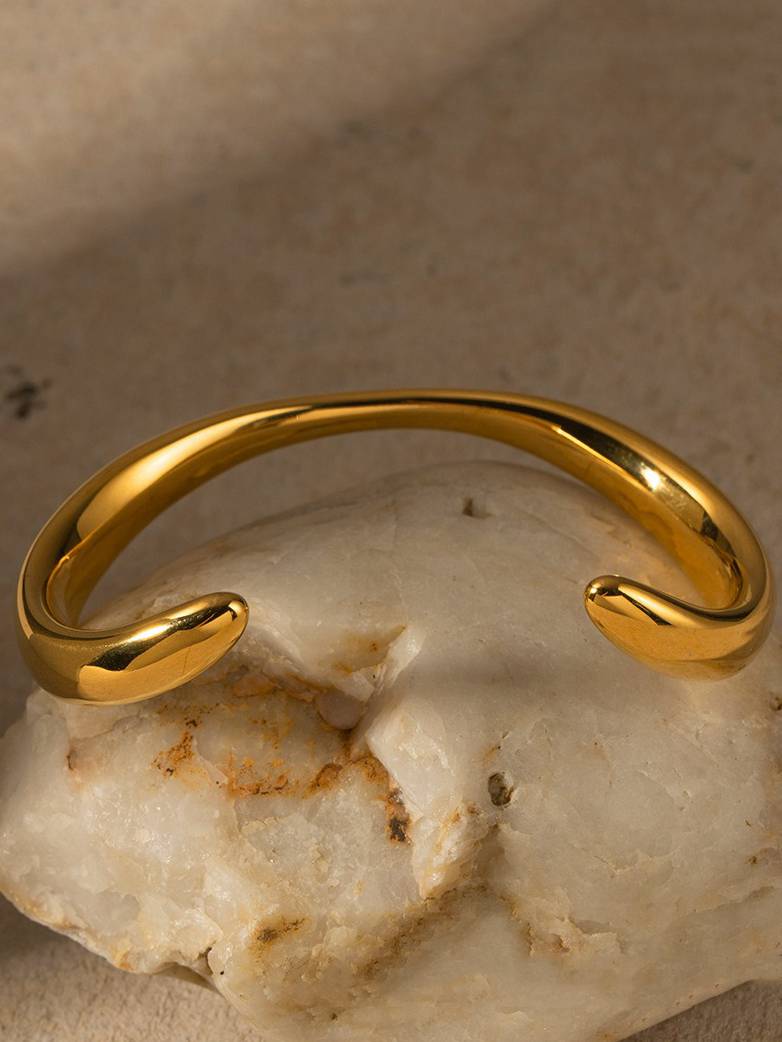 Minimalist Streamlined Bracelet