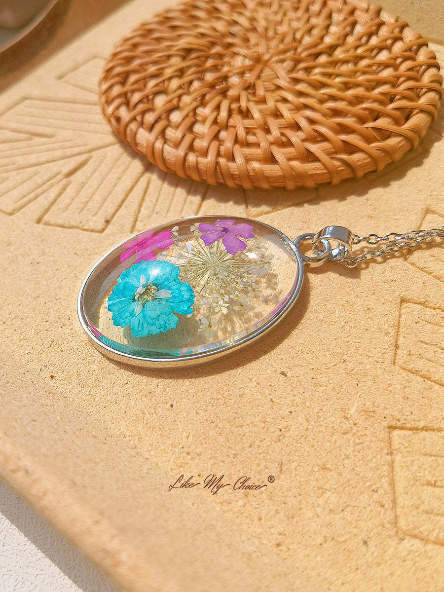 Resin Pendant Necklace With Larkspur Blue Galsang Flower