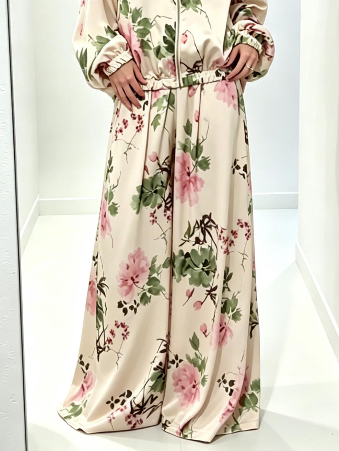 Elegant Floral Satin Zip-Up Jacket & Pants Two-Piece Set