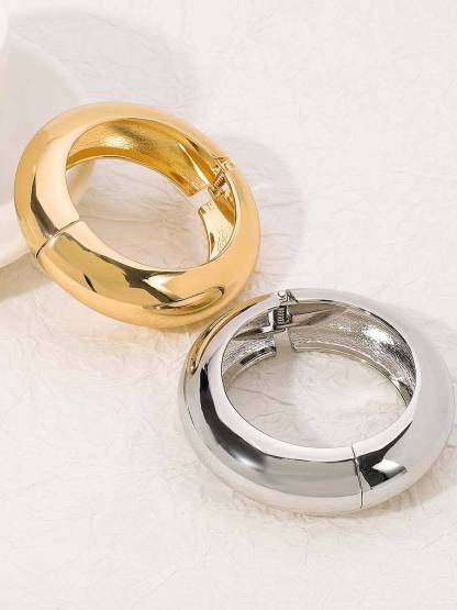 Minimalist Glossy Bracelet