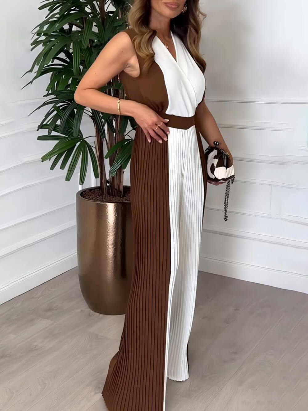 Unique Contrast Color Stitching Pleated Elastic Waist Jumpsuit