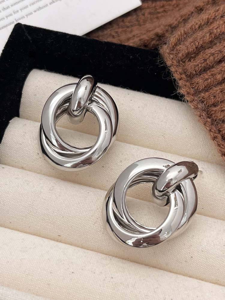 Minimalist Circle Earrings