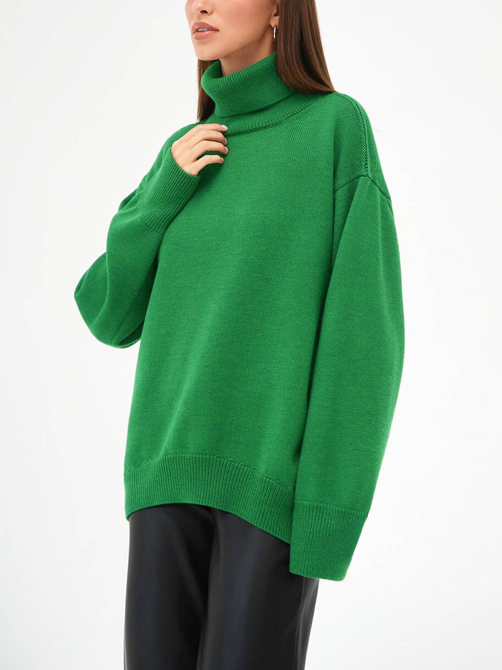 Minimalist Turtleneck Pullover Sweater