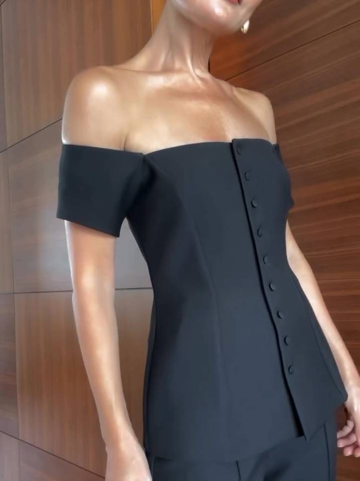 Minimalist Off-shoulder Top And Wide Leg Pants Suit-Top