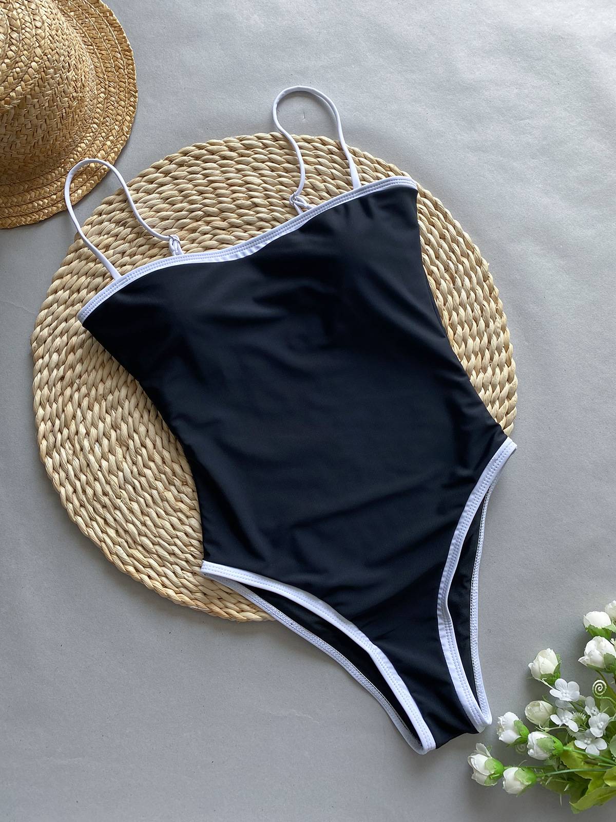 Contrast Color One-Piece Swimsuit
