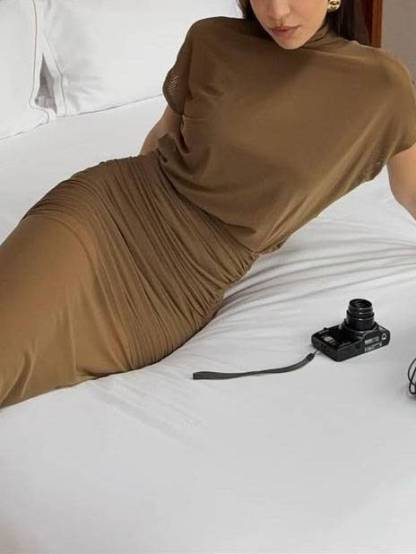 Back Swing Collar Pleated Maxi Dress