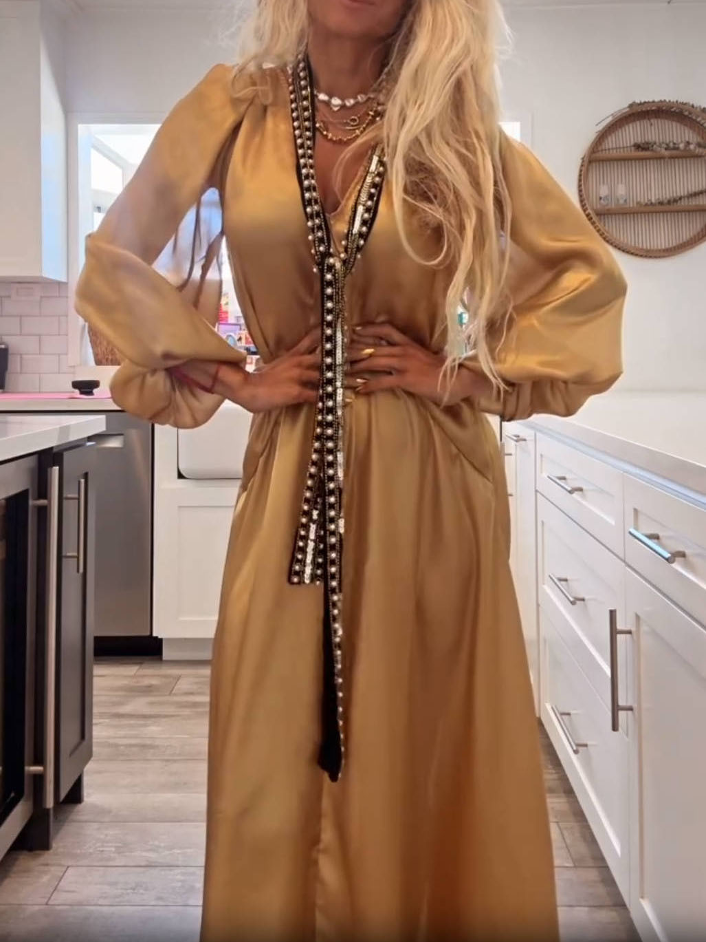 Flowing Lantern Sleeves V-Neck Dress