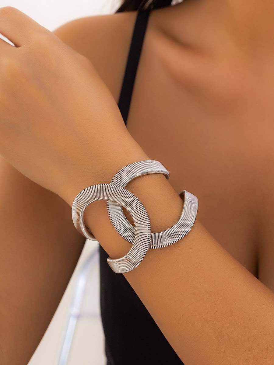 Minimalist Curve Bracelet