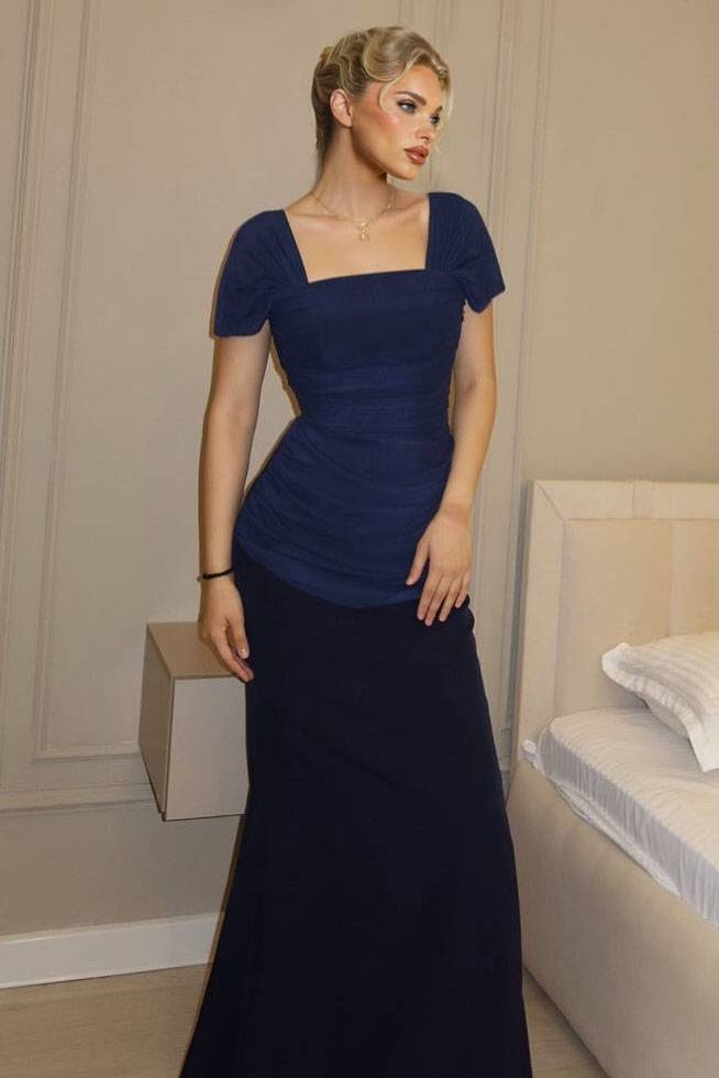 Off-shoulder Pleated Maxi Dress