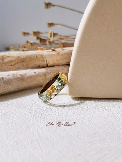 Handmade Dried Flower Inlaid Resin Ring-Gold Foil Flower