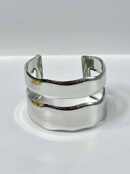 Minimalist Double-loop Bracelet