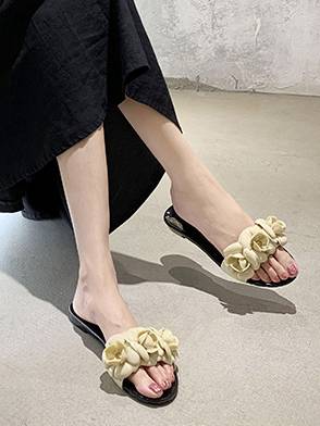 Camellia Flat Slippers