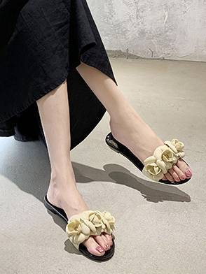 Camellia Flat Slippers